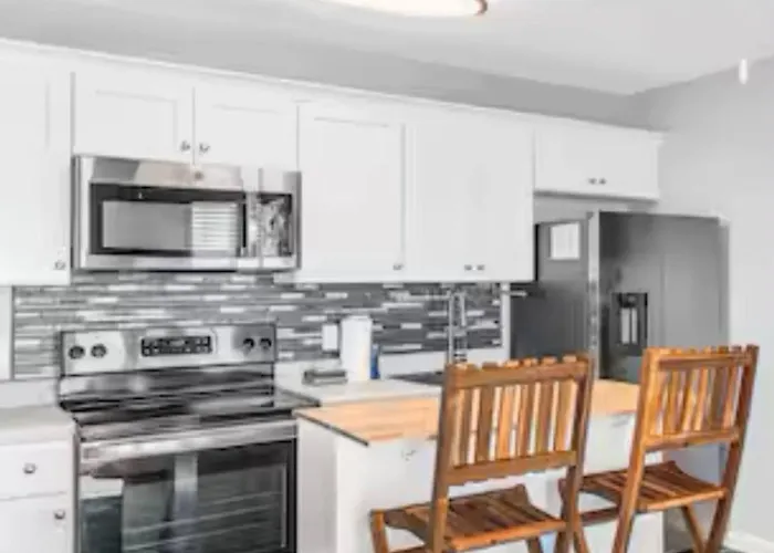 View Plantation 4515 With Multiple Amenities Apartment *
